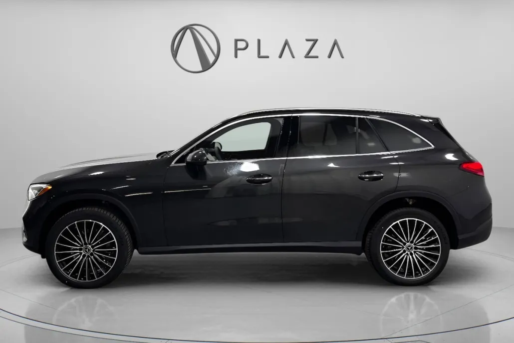 2025 Mercedes Benz GLC 300 4MATIC photo 1