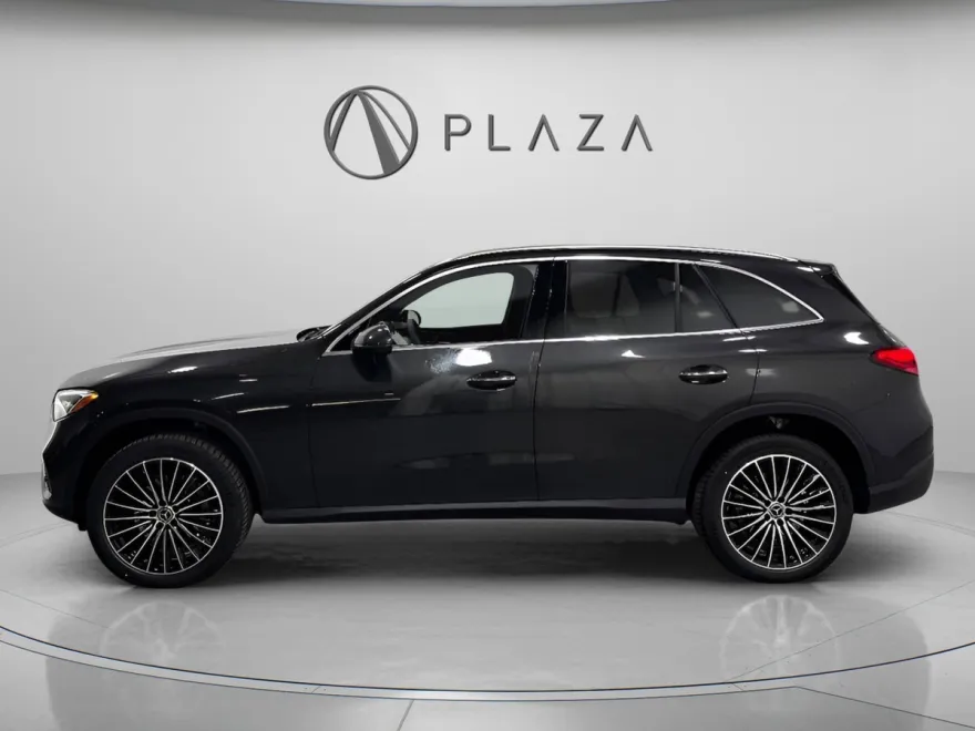 2025 Mercedes Benz GLC 300 4MATIC photo 1