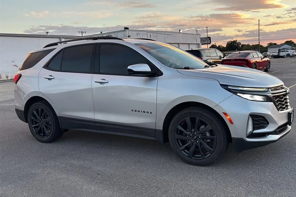 2022 Chevrolet Equinox RS photo 1