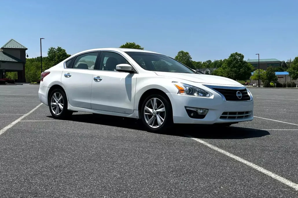 2013 Nissan Altima 2.5 SV photo 1