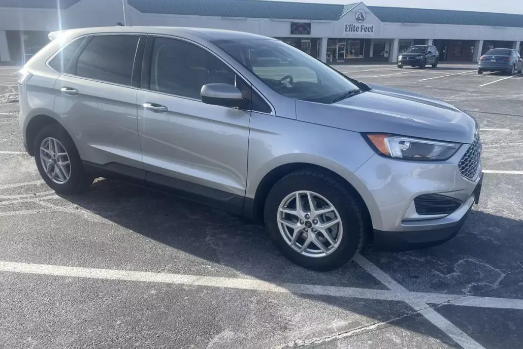 2024 Ford Edge SEL photo 1