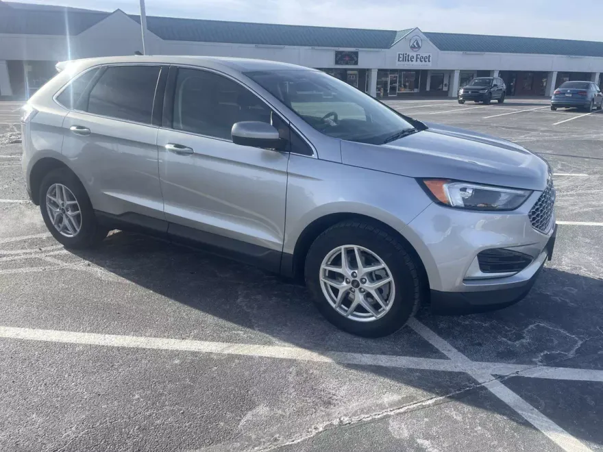 2024 Ford Edge SEL photo 1