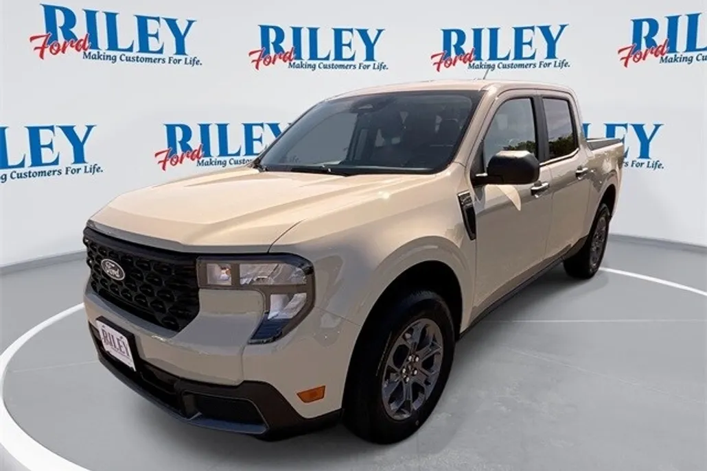 2025 Ford Maverick XLT photo 1