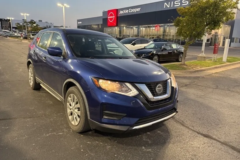 2018 Nissan Rogue S photo 1
