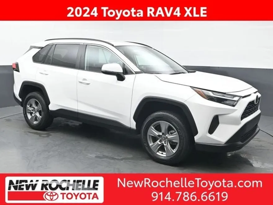 2024 Toyota RAV4 XLE photo 1