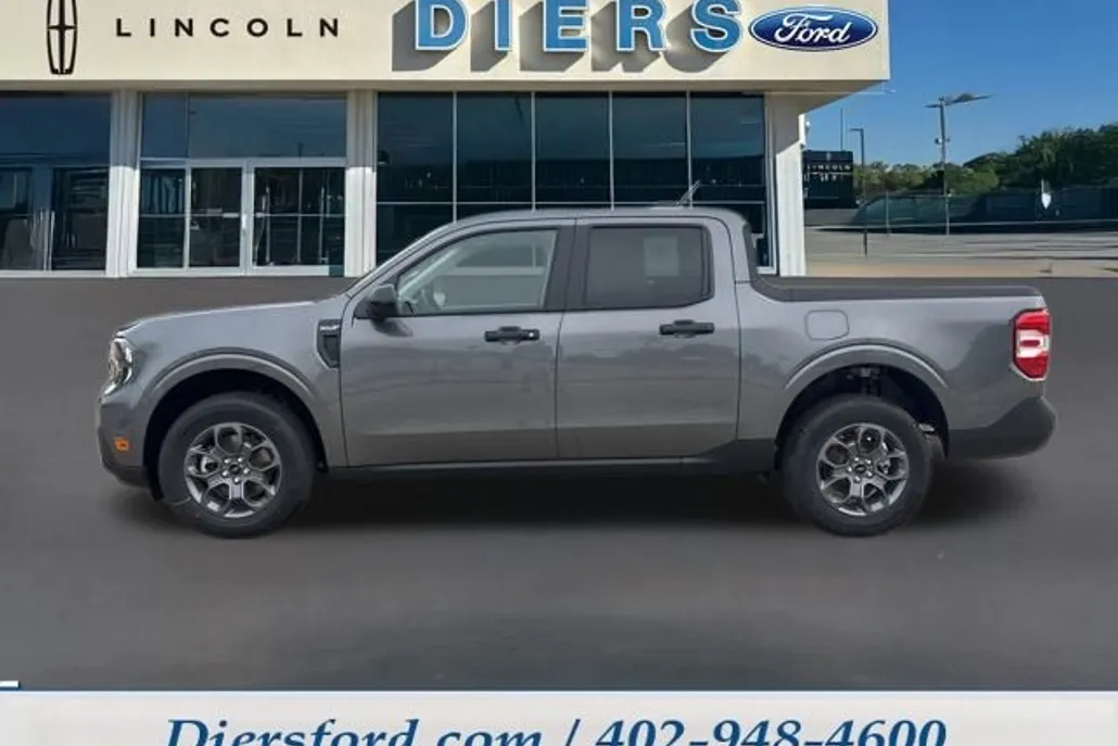 2025 Ford Maverick XLT photo 1
