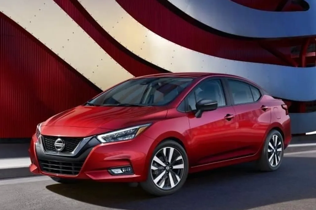 2023 Nissan Versa 1.6 SV photo 1