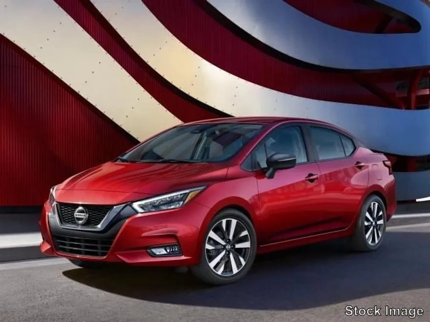 2023 Nissan Versa 1.6 SV photo 1