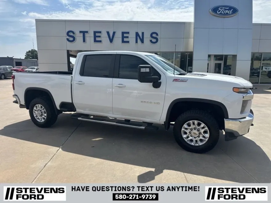 2023 Chevrolet Silverado 2500HD LT photo 1