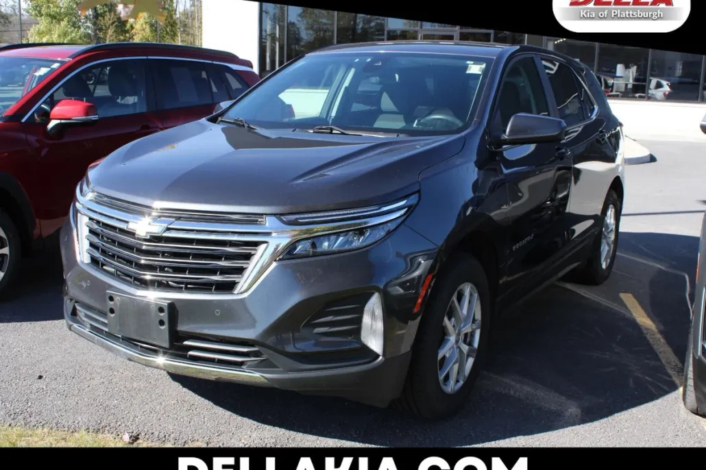 2022 Chevrolet Equinox LT photo 1