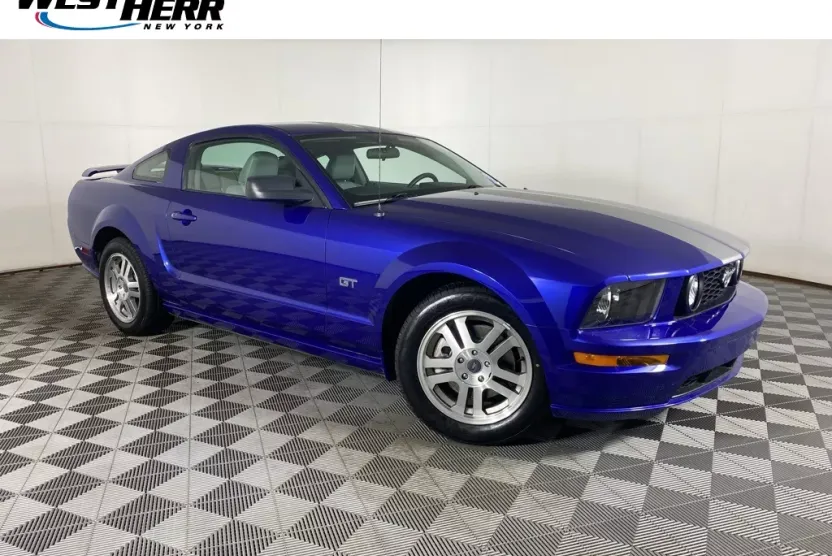 2005 Ford Mustang GT Premium photo 1