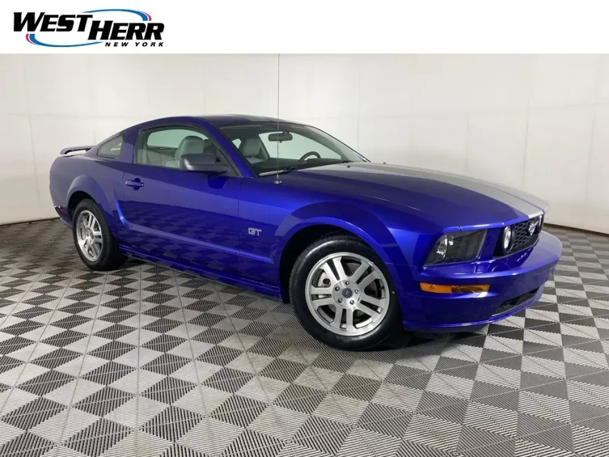 2005 Ford Mustang GT Premium photo 1
