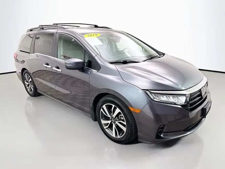 2021 Honda Odyssey Touring photo 1