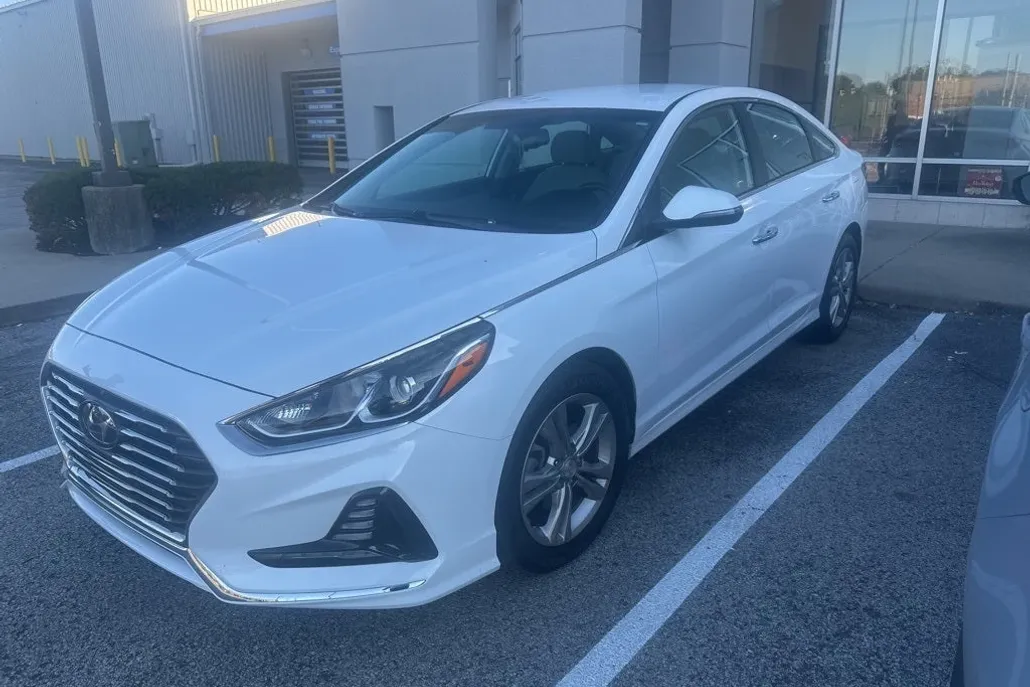 2018 Hyundai Sonata SEL photo 1
