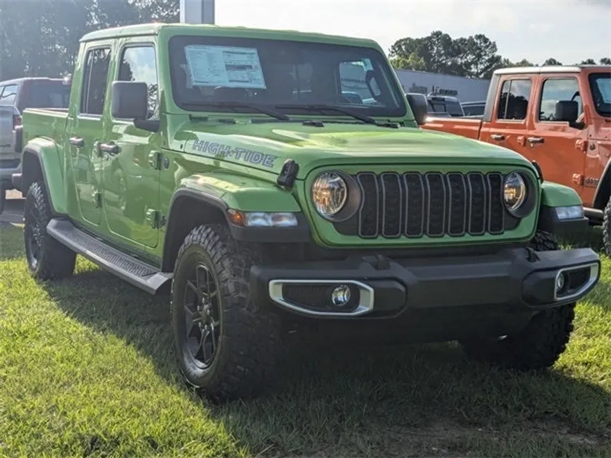 2025 Jeep Gladiator Sport photo 1