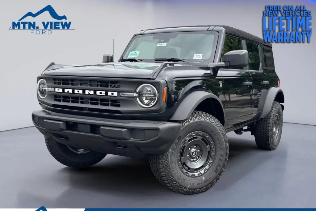 2025 Ford Bronco Base photo 1