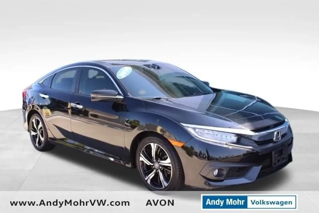2018 Honda Civic Touring photo 1
