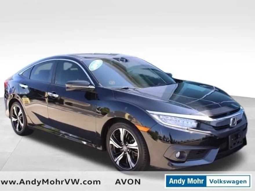 2018 Honda Civic Touring photo 1