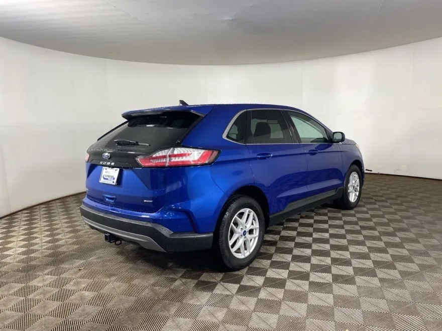 2022 Ford Edge SEL photo 1