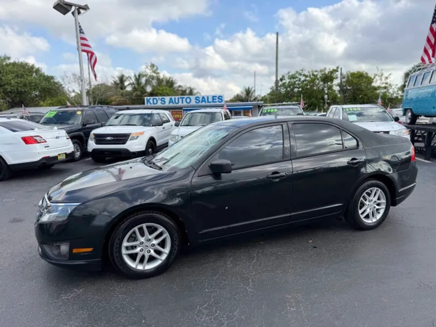 2012 Ford Fusion S photo 1