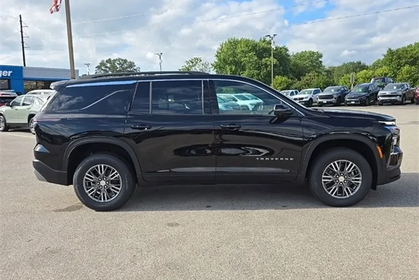 2026 Chevrolet Traverse photo 1