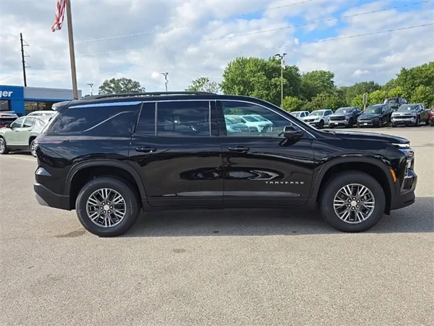 2026 Chevrolet Traverse photo 1