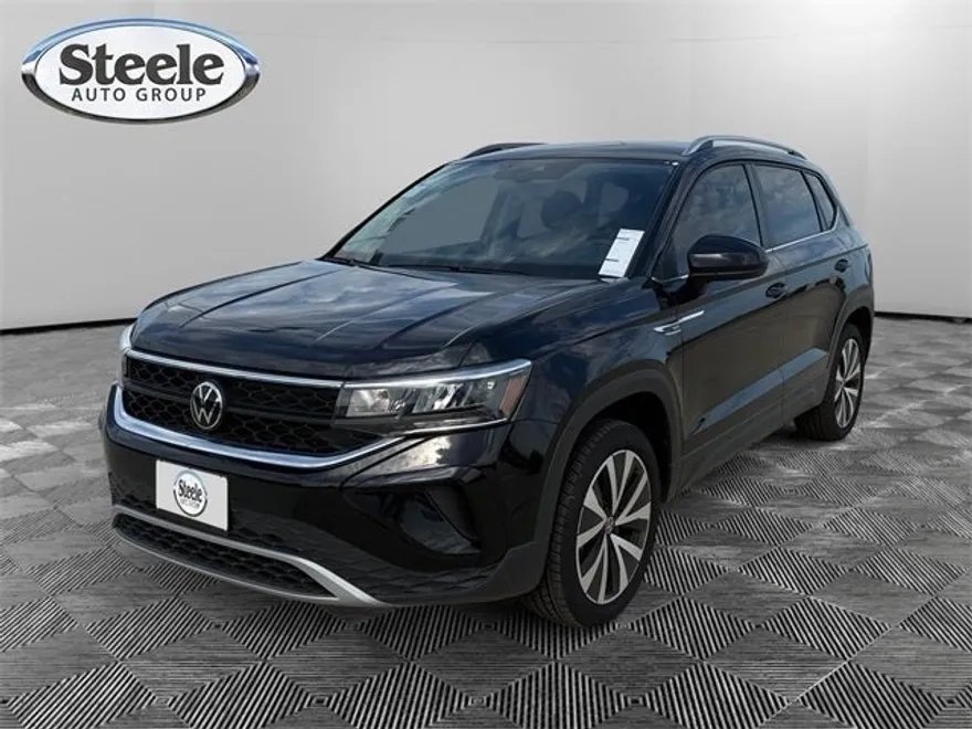 2024 Volkswagen Taos SE photo 1