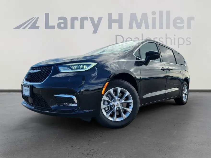 2025 Chrysler Pacifica photo 1