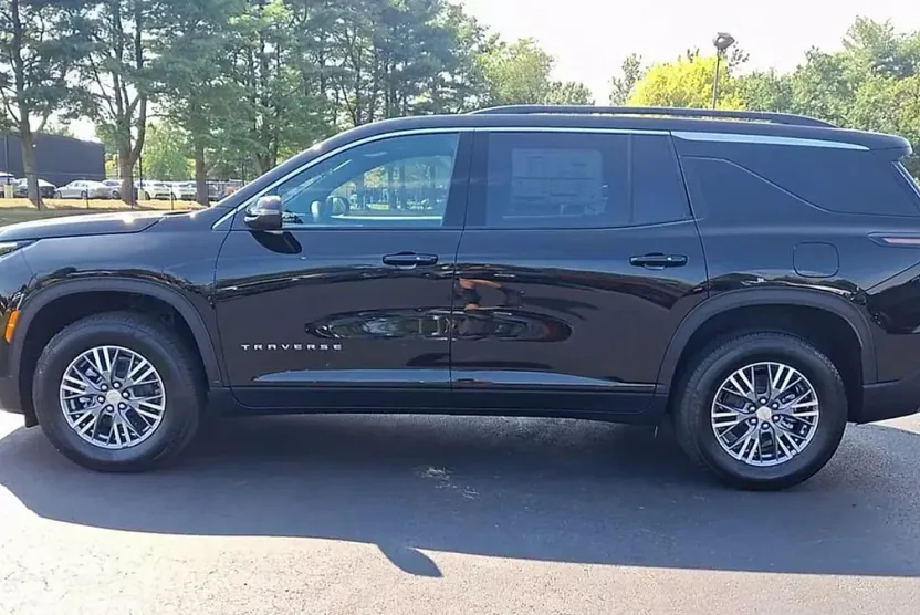 2026 Chevrolet Traverse photo 1
