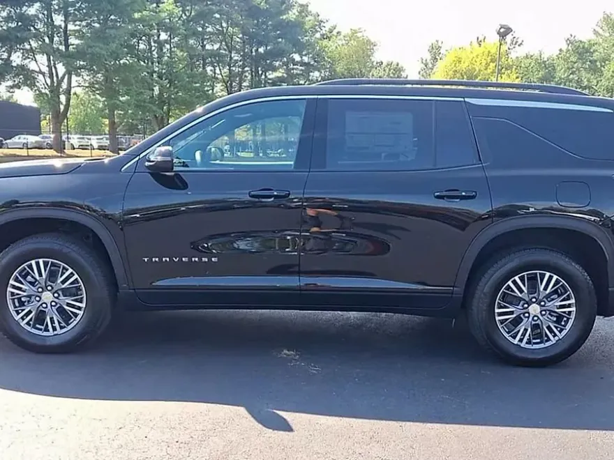 2026 Chevrolet Traverse photo 1