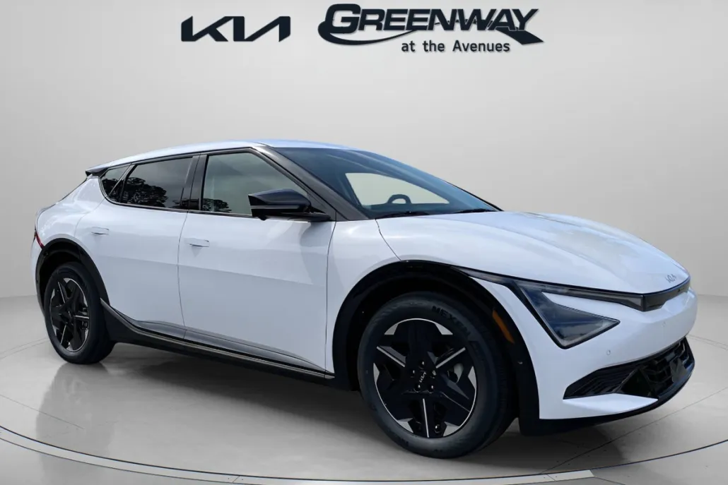 2025 Kia EV6 Wind photo 1