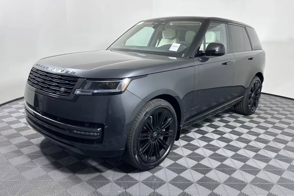 2025 Land Rover Range Rover SE photo 1