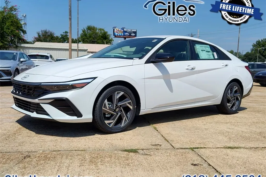 2025 Hyundai Elantra SEL Sport photo 1