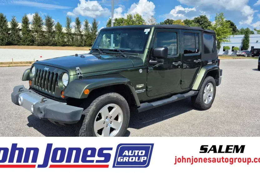 2008 Jeep Wrangler Unlimited Sahara photo 1