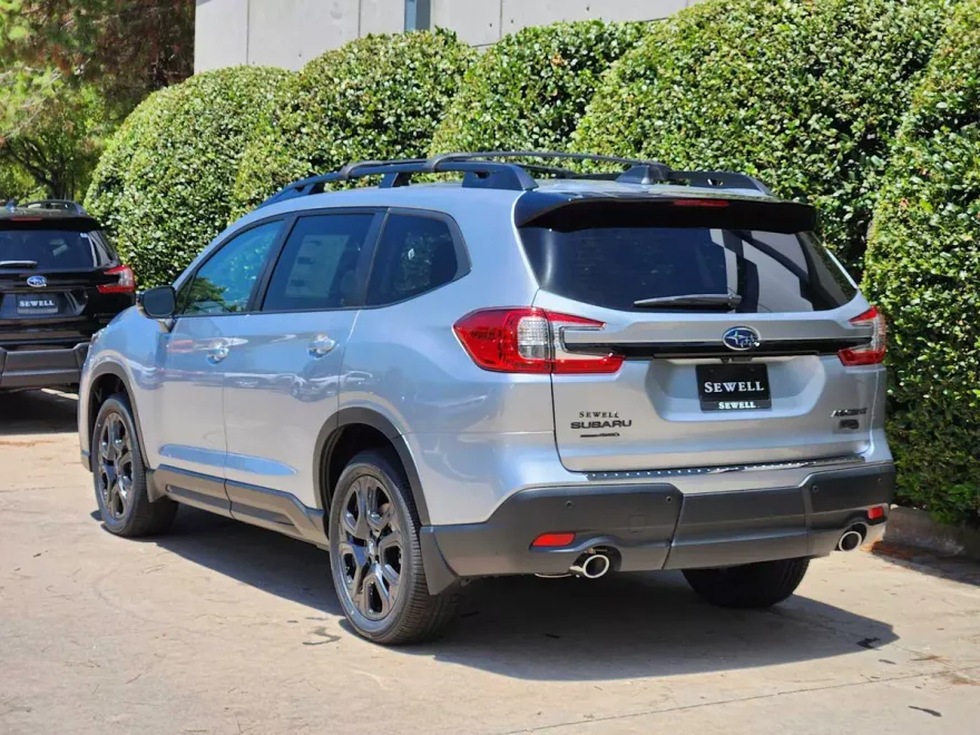 2025 Subaru Ascent Onyx Edition Touring photo 1