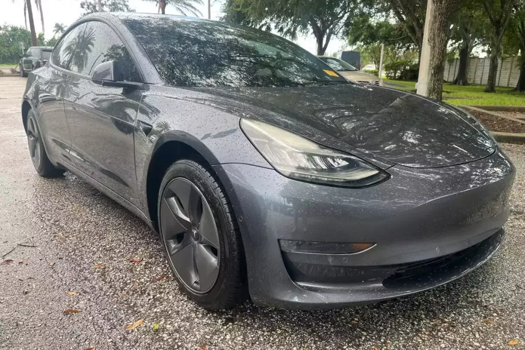 2019 Tesla Model 3 Mid Range photo 1