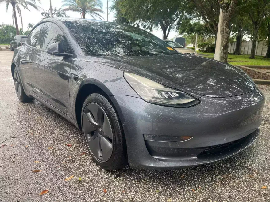 2019 Tesla Model 3 Mid Range photo 1