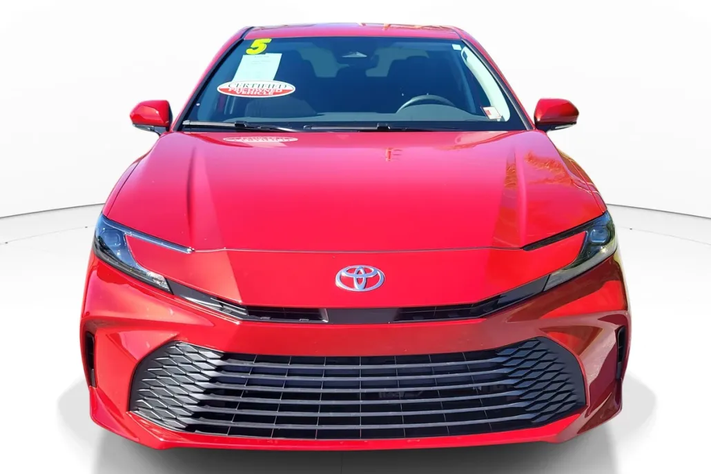 2025 Toyota Camry LE photo 1