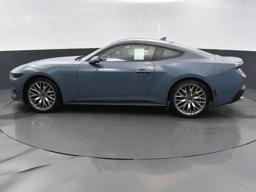 2025 Ford Mustang EcoBoost Premium photo 2