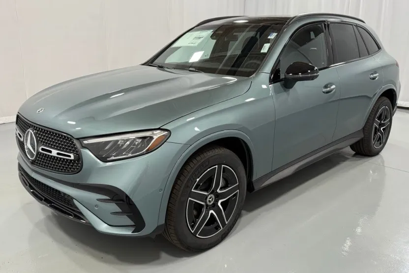 2026 Mercedes Benz GLC 300 4MATIC photo 1