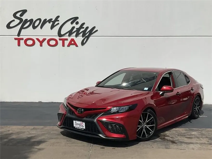 2021 Toyota Camry SE photo 1