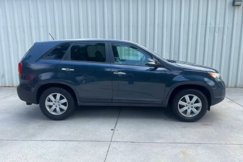 2012 Kia Sorento LX photo 1