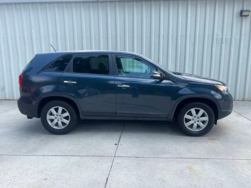 2012 Kia Sorento LX photo 1