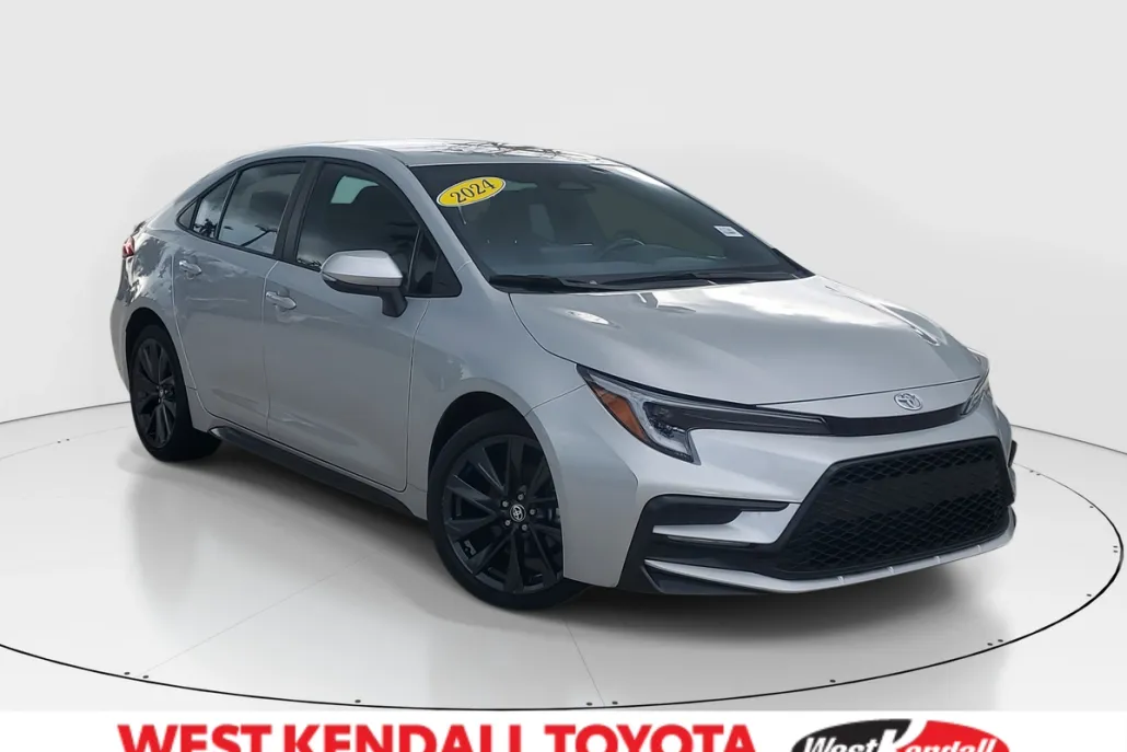 2024 Toyota Corolla SE photo 1