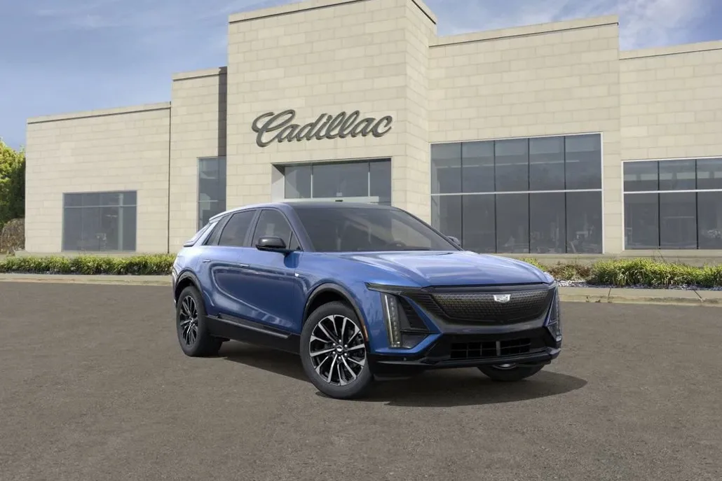 2025 Cadillac Lyriq Sport photo 1