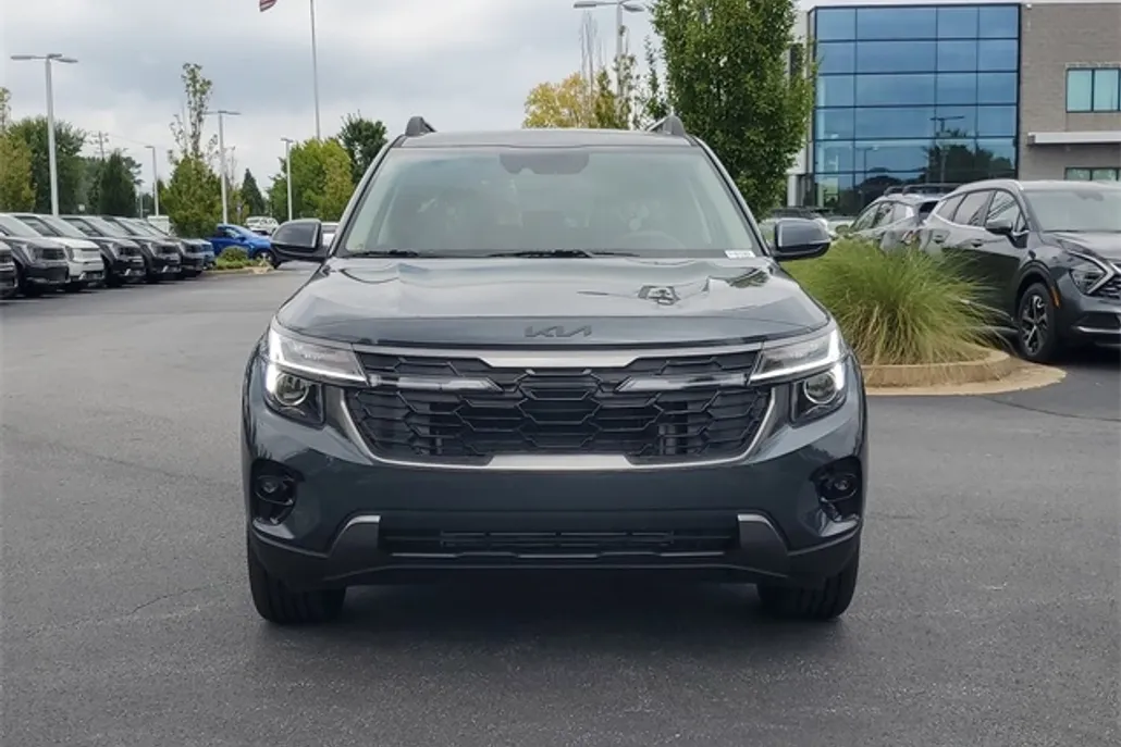 2025 Kia Seltos X-Line photo 1