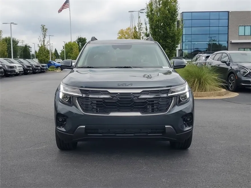 2025 Kia Seltos X-Line photo 1
