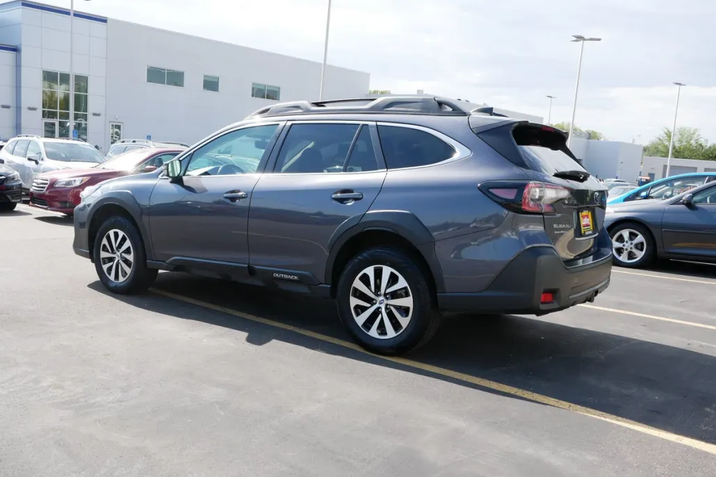 2024 Subaru Outback Premium photo 1