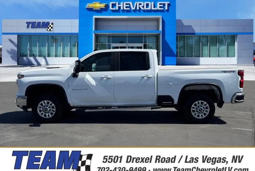2024 Chevrolet Silverado 2500HD LT photo 1