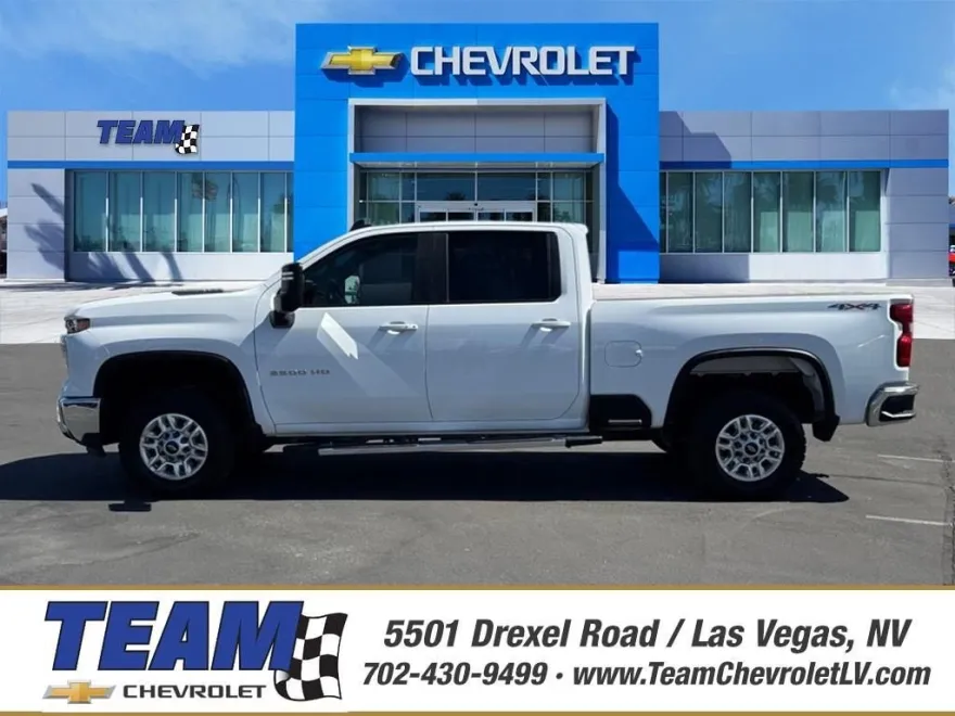 2024 Chevrolet Silverado 2500HD LT photo 1